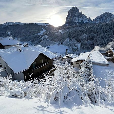 Enjoy Dolomites - Chalet Santa Cristina Val Gardena Bagian luar foto