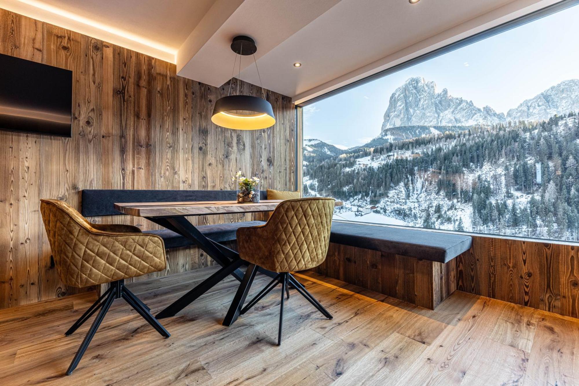 Enjoy Dolomites - Chalet Santa Cristina Val Gardena Bagian luar foto