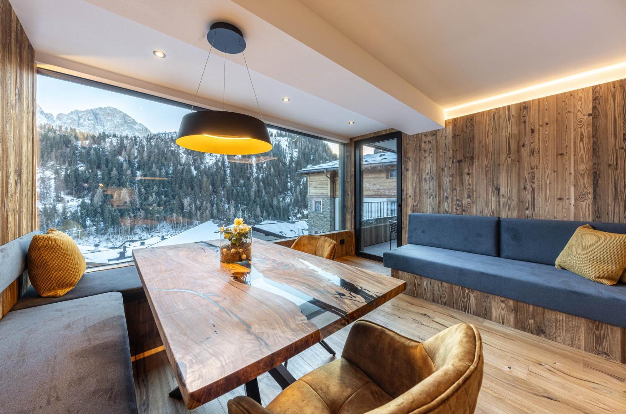 Enjoy Dolomites - Chalet Santa Cristina Val Gardena Bagian luar foto