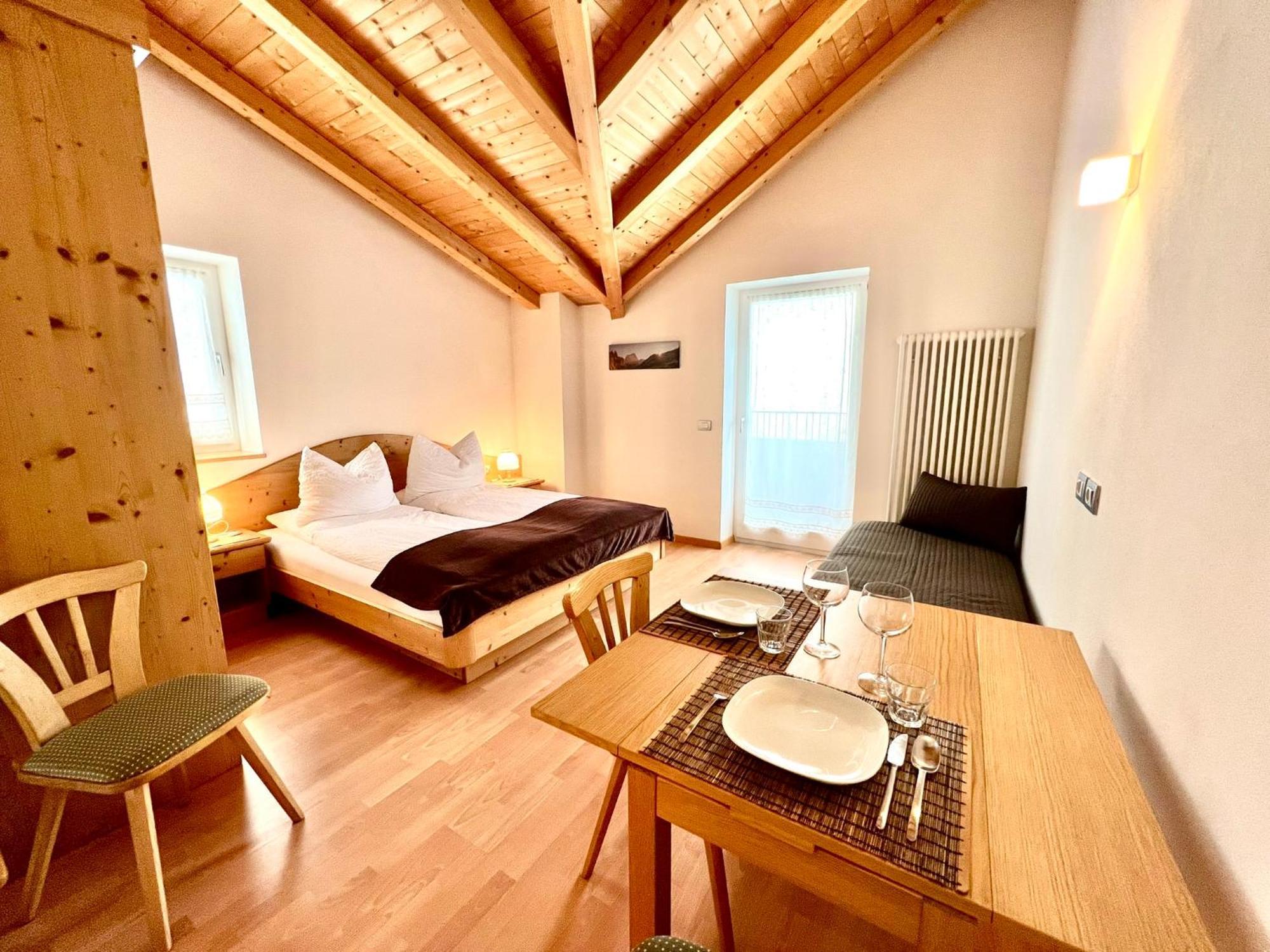 Enjoy Dolomites - Chalet Santa Cristina Val Gardena Ruang foto